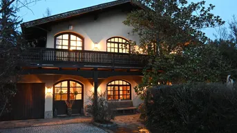 Expose Vollständig renovierte Villa mit acht Zimmern und Einbauküche in Hart bei Graz
