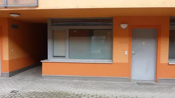 Expose Helle Praxis/ Büro/ Studio/ Office mit Grünblick und 2 Räumen