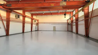 Expose Moderne Lagerhalle mit Portalkränen 900m² in Asten