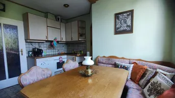 Expose Grosses Haus mit 7 Zimmern in Lanzendorf 