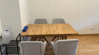Expose Attraktive 2-Zimmer-Dachgeschosswohnung in Wien
