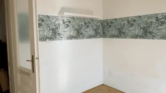 Expose ✨WUNDERSCHÖNER RENOVIERTER ALTBAU - WG Zimmer zu VERMIETEN✨