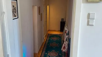 Expose WG in 106m2 flat: Spacious, bright, awesome apartment in 4th district. For professionals with a creative flair.