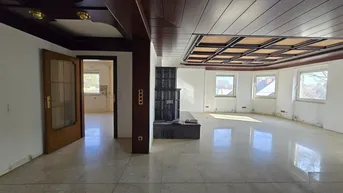 Expose Großzügig konzipierte Wohnung * Loggia * KFZ Garagenplatz * Sauna * sanierungsbedürftig