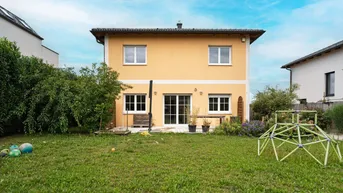 Expose Charmantes Einfamilienhaus mit Nebengebäude und Doppelcarport – Ihr neues Zuhause wartet!