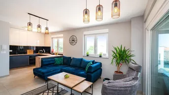Expose ZATON - Moderne Wohnung mit Terrasse und Whirlpool