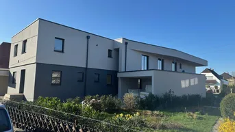 Expose PROVISIONSFREI - Elegantes Zuhause mit Pool und Garten in Leonding