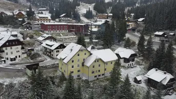 Expose Gasthof Gstemmerblick: Traditionsreiche und rentable Hotelimmobilie in schneesicherer Skiregion – Perfekt für Vereine &amp; Stiftungen