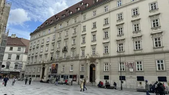 Expose Dachgeschossbüro mit Terrasse beim Stephansdom!