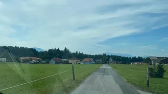 Expose Sonniges großes Baugrundstück