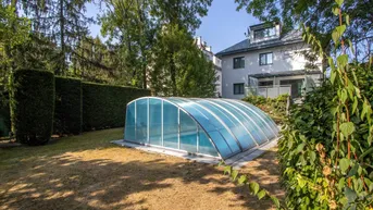 Expose Elegante High-End-Villa mit herrlichem Garten, Pool und viel Platz ...auch für einige Autos...