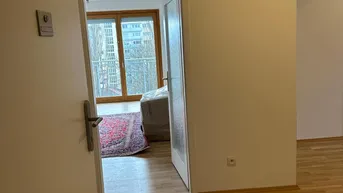 Expose Neu-sanierte 3-Zimmer Wohnung mit 2 Balkonen / Provisionsfrei!