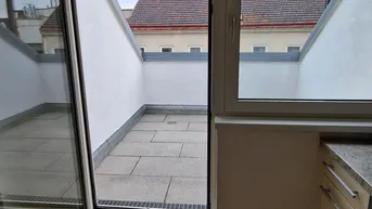 Expose PRIVAT Ruhige, helle Dachgeschosswohnung mit Terrasse
