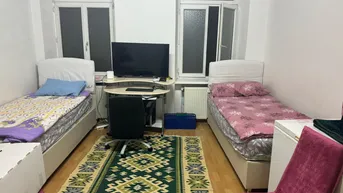 Expose 3-Zimmer Altbauwohnung mit Parkett Voll-Teilmöbliert