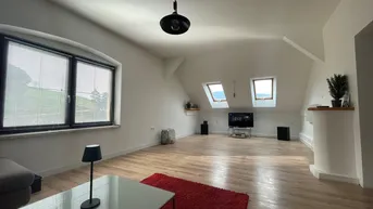 Expose Charmante Dachgeschoßwohnung nähe Gloggnitz: 92m², 3 Zimmer, Garten, nur 95.000 €!Provisionsfrei!