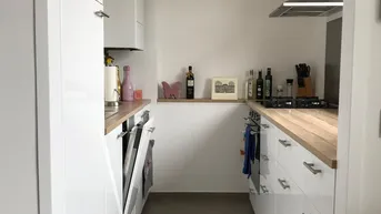 Expose Moderne 2-Zimmer-Wohnung im 4. Stock mit Balkon – Nachmieter gesucht