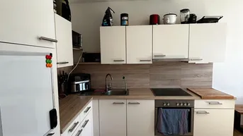 Expose große helle, zwei Zimmer Mietwohnung mit Balkon