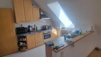 Expose 3-Zimmer Dachgeschosswohnung mit Parkplatz