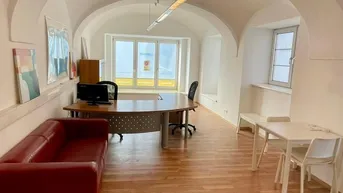 Expose Helles Büro/Praxis