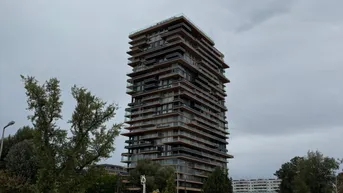 Expose 🌿 Exklusive 2-Zimmer-Mietwohnung mit Loggia, Tischlerküche &amp; Rooftop-Wellness im Viertel Zwei