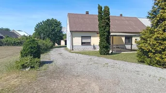 Expose Attraktives großes Grundstück 2200 m² mit sanierungsbedürftigem Haus in ruhiger Lage