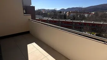 Expose Helle 3 Zimmer Wohnung / zentrale Lage in Geidorf / wunderbare Aussicht / direkt am Murradweg / Tiefgarage