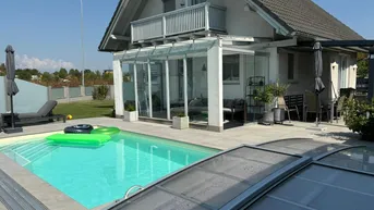 Expose Modernes Einfamilienhaus mit Klimaanlage, Specksteinofen, Pool &amp; Top-Lage in Marchtrenk – provisionsfrei &amp; sofort bezugsfrei!