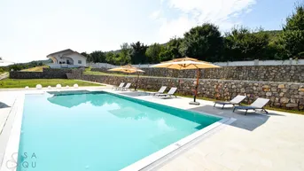 Expose Exklusive Landhausvilla mit Weinbergen und Pool – Ein Traum in Baloče, nahe Podgorica