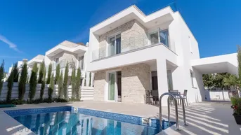 Expose Mediterrane Vision – Villa Nr. 9 mit Privatem Pool &amp; Ausblick zum Verlieben