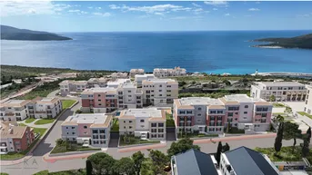 Expose Elegante Ein-Schlafzimmer-Residenz in Luštica Bay: Luxuriöses Wohnen mit exklusiven Annehmlichkeiten und Strandzugang