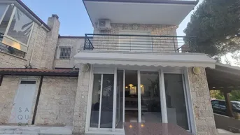 Expose Chanioti – Strandnähe und Rendite vereint – Stilvolles Haus auf drei Etagen nur 100 Meter vom Meer