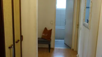 Expose Helle und zentrale 3 Zimmer-Wohnung ab 1. OKT 25 zu vermieten! 