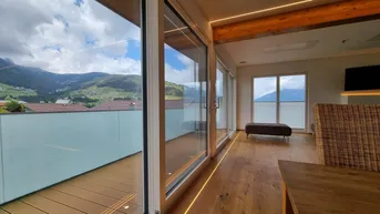 Expose Moderne 3-Zimmer Penthouse/Dachgeschosswohnung mit Balkon und großer Garage