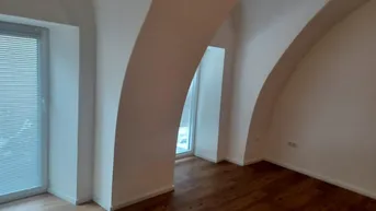 Expose Altbauwohnung mit Gewölbe im Streckhof