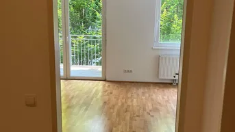 Expose Barrierefreie 2-Zimmer Erdgeschosswohnung mit Balkon in Grünruhelage und U - Bahn Nähe