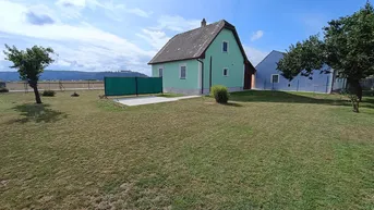 Expose +++ Haus (4 Zi.) mit Garten , 5-jahres Intervall +++ ruhige Lage &amp; Nähe Bahnhof &amp; mit Schlossblick!