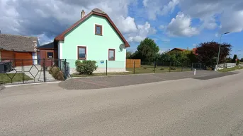 Expose +++ Haus (4 Zi.) mit Garten +++ ruhige Lage &amp; Nähe Bahnhof &amp; mit Schlossblick!