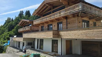Expose Neubau: Tiroler Häuser mit Blick in die Bergwelt