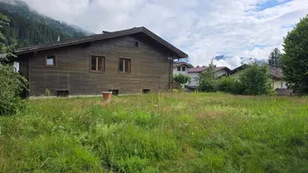 Expose Grundstück mit Altbstand