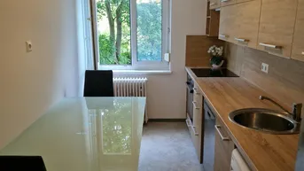 Expose Grünblick, Ruhelage &amp; top Anbindung - 2-Zimmer-Wohnung mit Balkon in Wetzelsdorf!