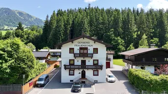 Expose Exklusive Dachgeschosswohnung mit Bergblick – Erstbezug in sonniger Lage