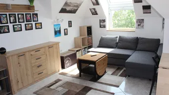 Expose Moderne 2.5-Zimmer Dachwohnung mit Parkplatz