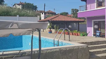 Expose Modernes 12-Zimmer Einfamilienhaus mit Pool und Garten in Bulgarien Sozopol