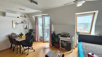 Expose Helle 60m² 2-Zimmer-DG-Wohnung mit Balkon und Tiefgaragenplatz // nur 25 Autominuten von Wien