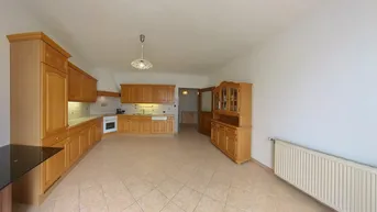 Expose Büro/Praxis/Geschäftsräumlichkeiten in Enzersfeld am Hauptplatz: 92m², 3 Zimmer, Barrierefrei, TOP GEPFLEGT!