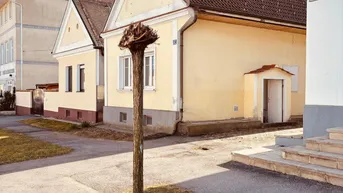 Expose  Einfamilienhaus mit Garten und Garage in Dörfl