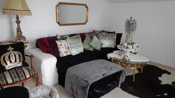Expose Helle 2.5-Zimmer Dachgeschosswohnung im GRÜNEN mit Balkon