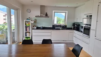 Expose Moderne 4-Zimmer Wohnung mit Terrasse, Keller u Tiefgarage