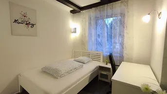 Expose Zentrales und liebevoll möbliertes WG-Zimmer in 3er WG, frisch renoviert mit großer Terrasse - Top Lage