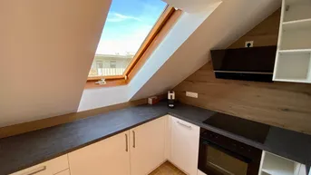 Expose Lichtdurchflutete Zwei-Zimmer-Wohnung mitten im Zentrum von Graz